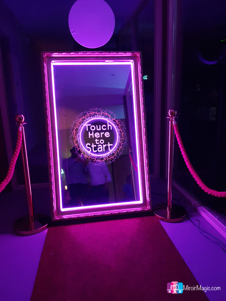 Magic Mirror Photo Booth Montreal
